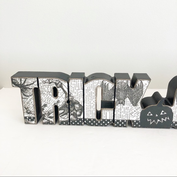 Trick or Treat Halloween Decor - Picture 2 of 5